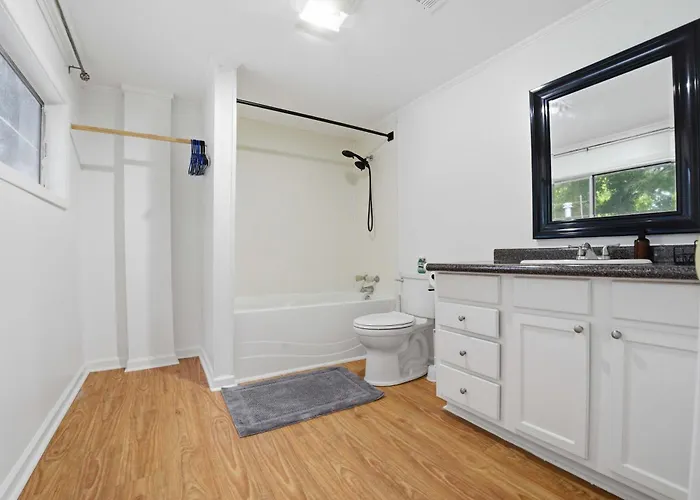 Byron St 5br Single Unit Downtown Lafaytte